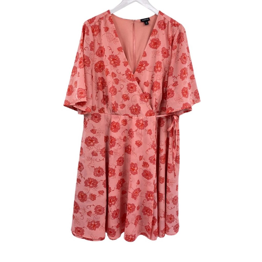 Torrid floral Georgette Wrap Dress 18 coral v-neck flutter sleeve knee length